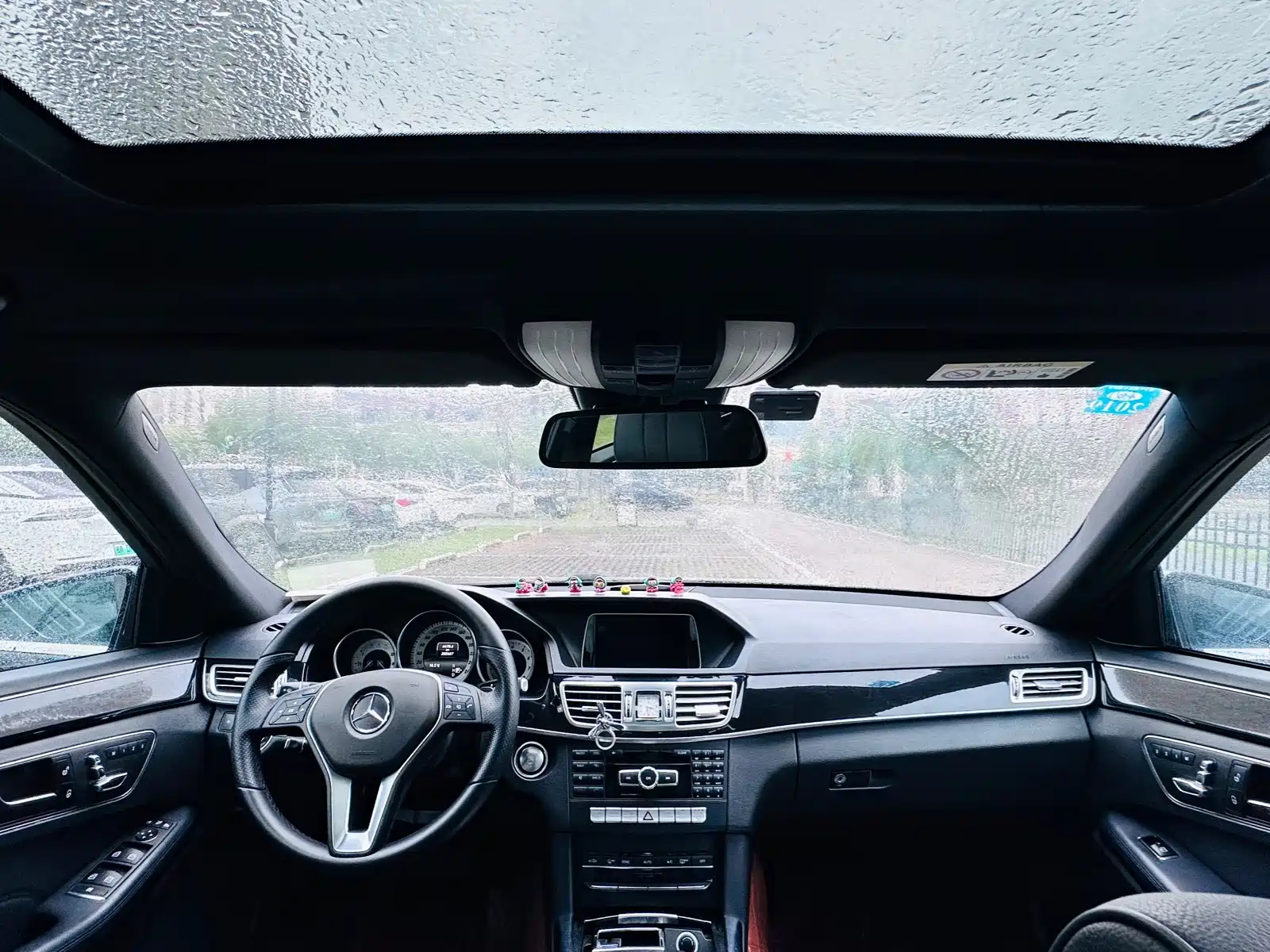 Фото 9 - Mercedes-Benz E-Class
