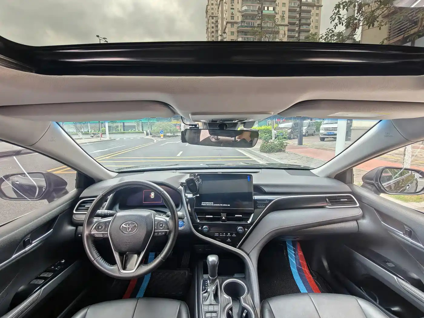Toyota Camry 2023 Hybrid 2.5HS Fashion Edition фото 9