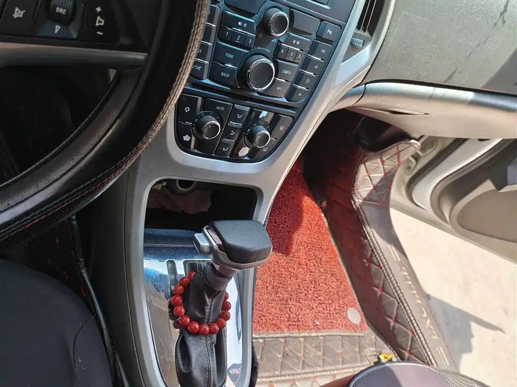 Buick Excelle 2012 XT 1.6L Automatic Comfort фото 9