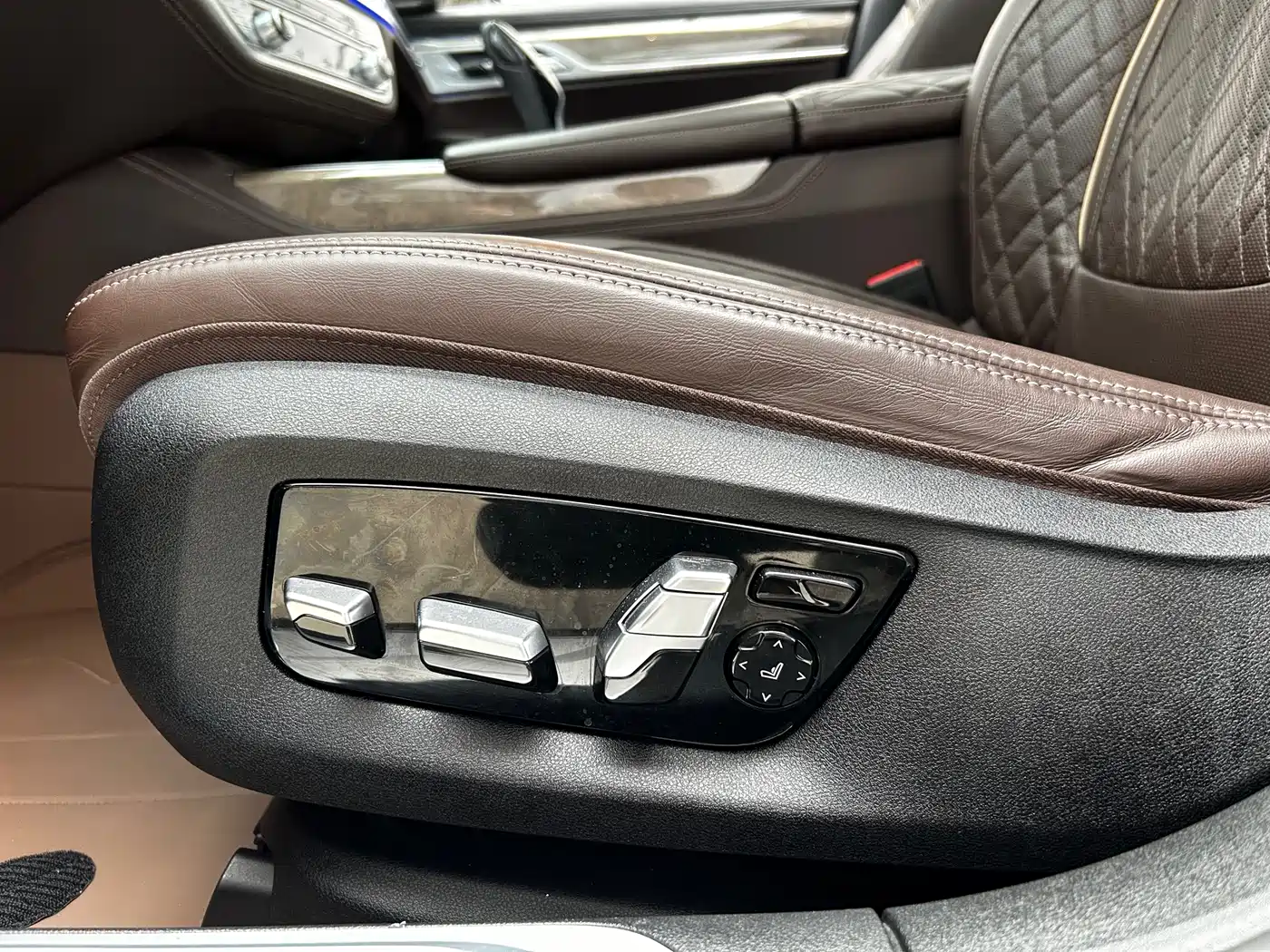 BMW 7 Series 2019 740Li Leading Luxury Package фото 6