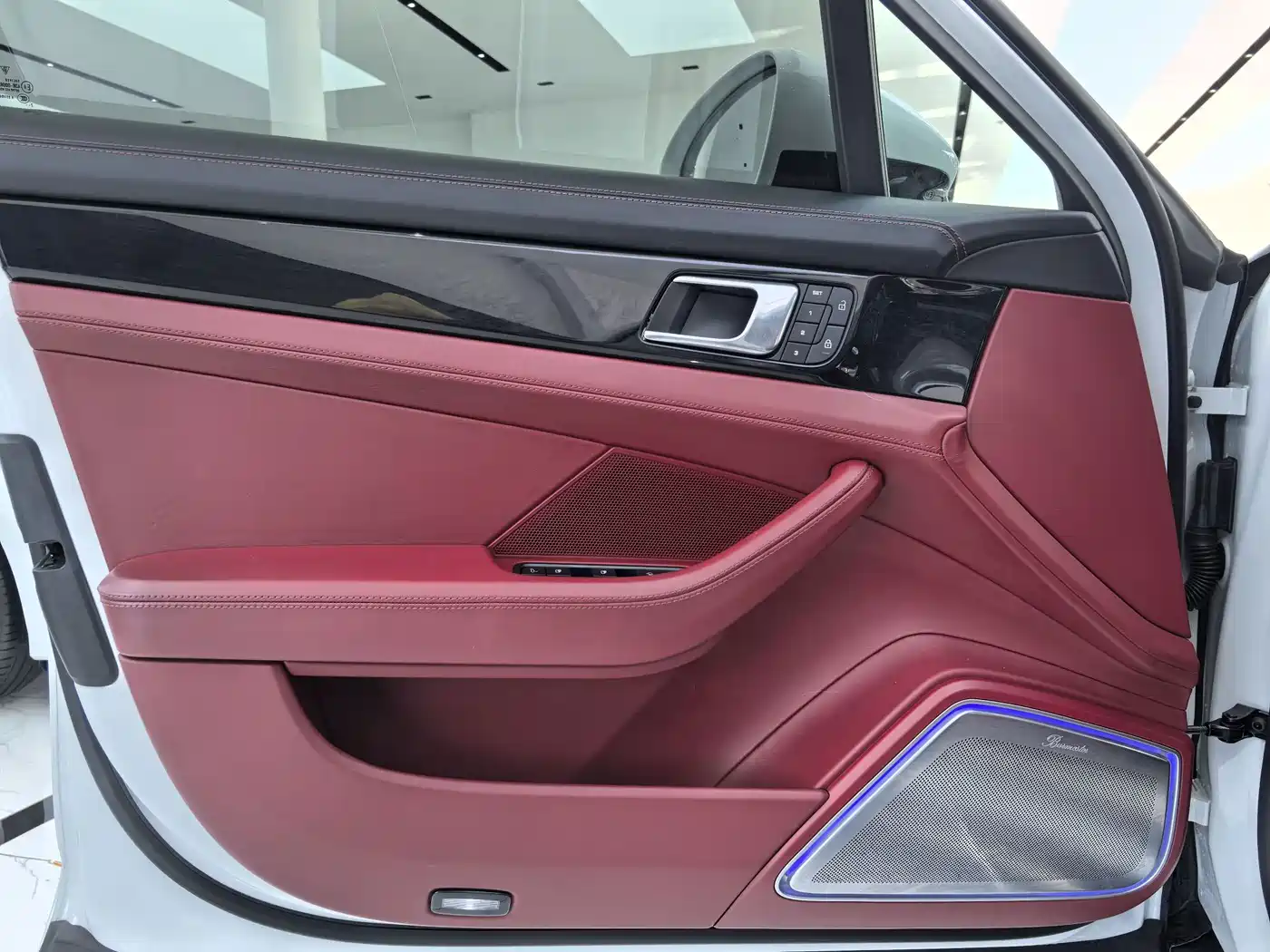 Фото 4 - Porsche Panamera