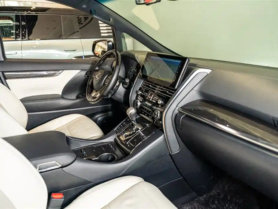 Lexus LM 2020 300h Seven-Seater Elegance Edition фото 10