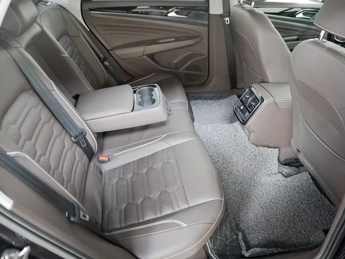 Volkswagen Passat 2019 330TSI Elite Version China VI фото 15