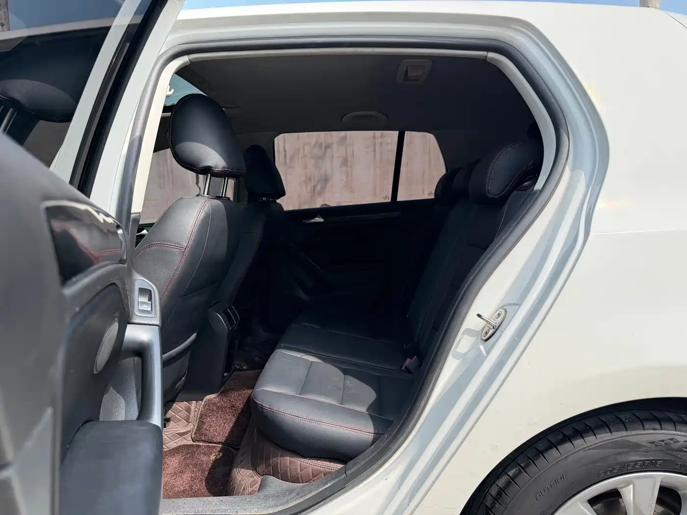Volkswagen Golf 2012 1.6 Automatic Comfort Type фото 7