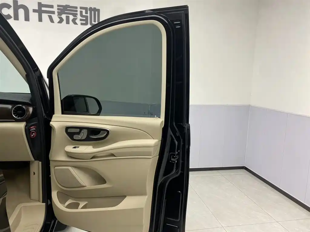 Mercedes-Benz V-Class 2022 V 260 Pilot Edition фото 24