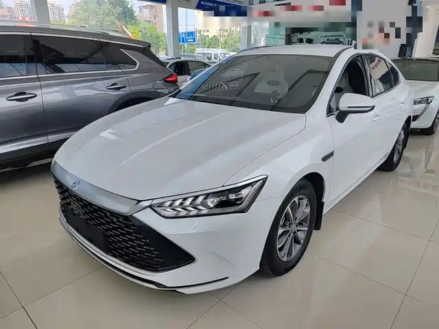 BYD Qin PLUS Слава, DM-i 55KM, Лидер