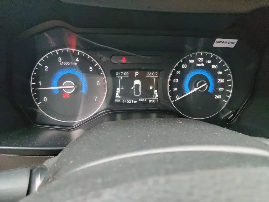 Dongfeng Fengguang Fengguang 580 2016 2016 Facelift 1.5T CVT Luxury