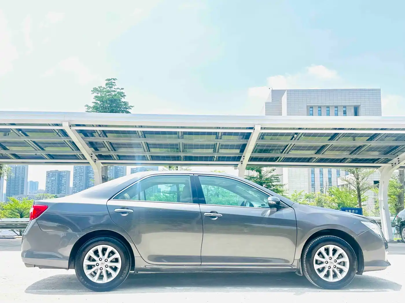 Toyota Camry 2012 2.5G Luxury Edition фото 4