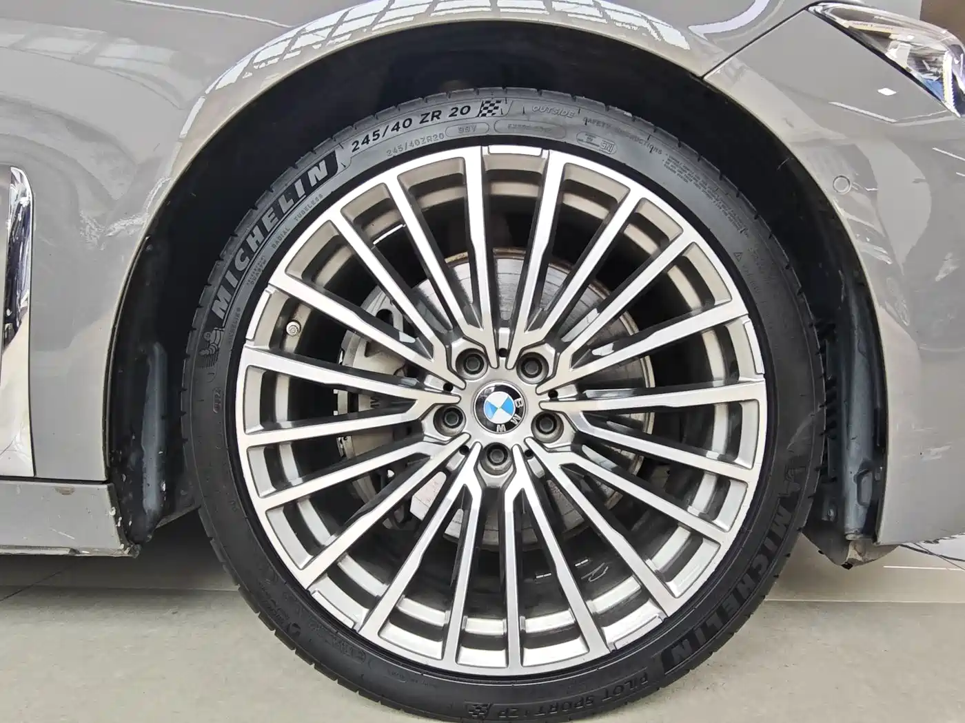 BMW 7 Series 2019 740Li Premium Luxury Package фото 21