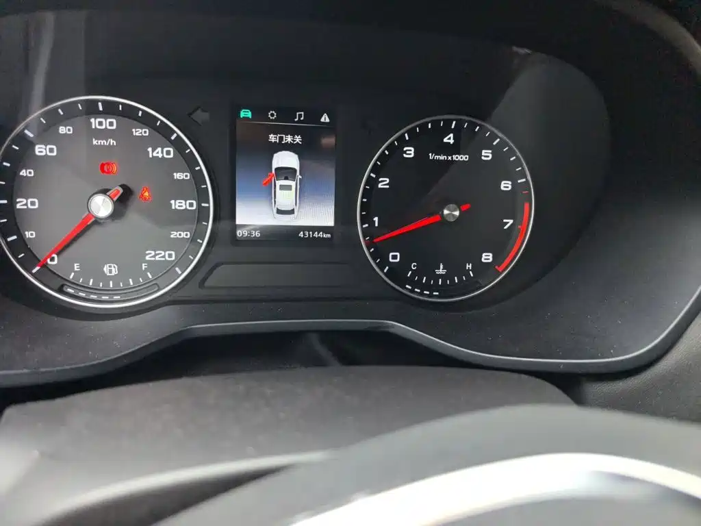 Roewe i5 2018 2019 1.5L Manual 4G-Connected Langyue Edition
