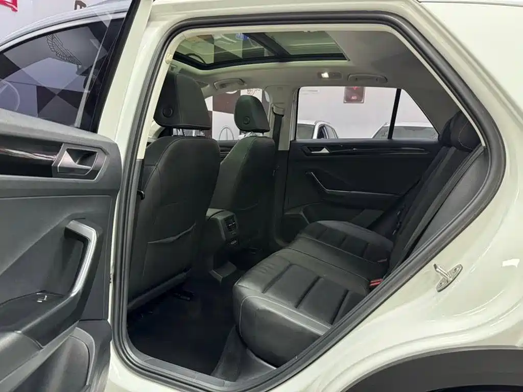 Volkswagen T-ROC 2023 2022 280TSI DSG 2WD Comfort PLUS
