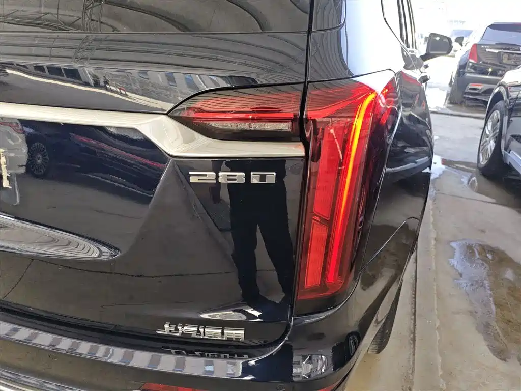 Cadillac XT6 2021 2.0T 7-seater 4WD Luxury фото 8