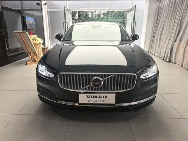 Volvo S90 2025 B5 Zhiyi Luxury Edition — фото 2