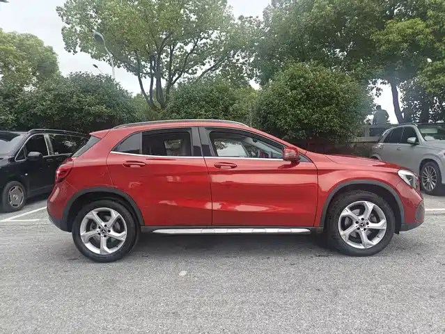 Mercedes-Benz GLA 2017 GLA 200 Dynamic — фото 3