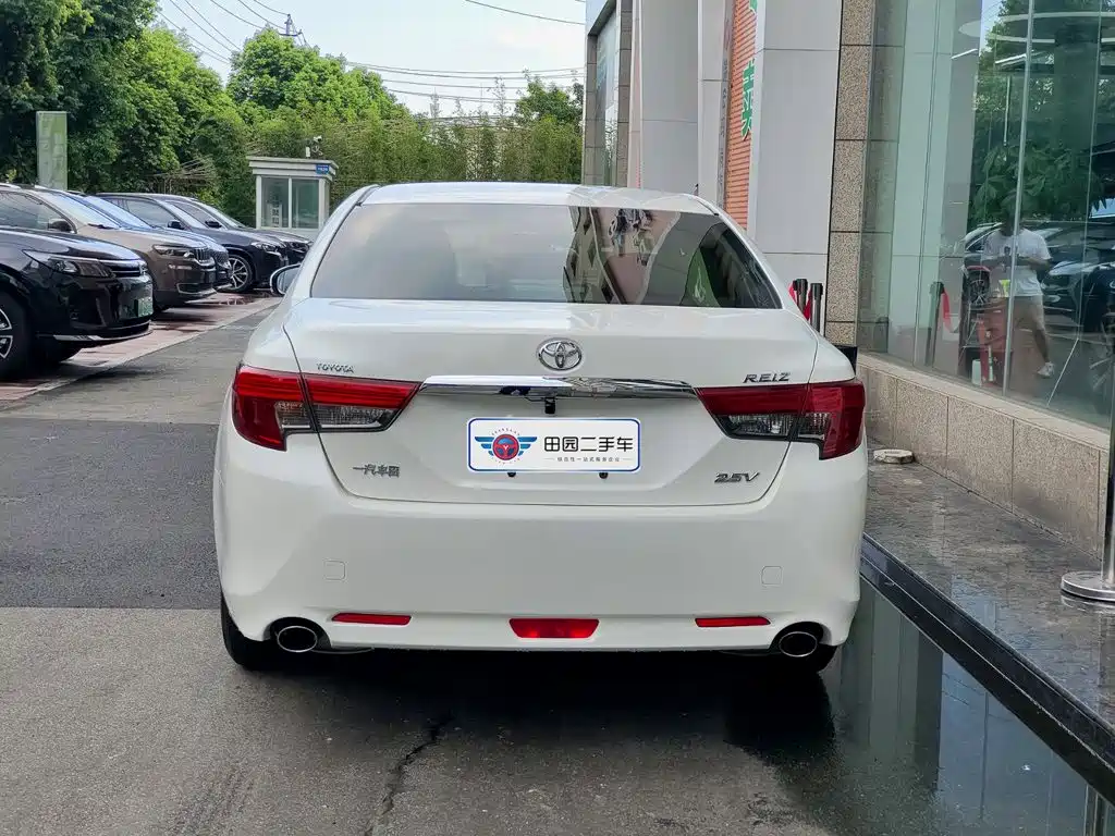Toyota Reiz 2016 2013 2.5V Elite Edition
