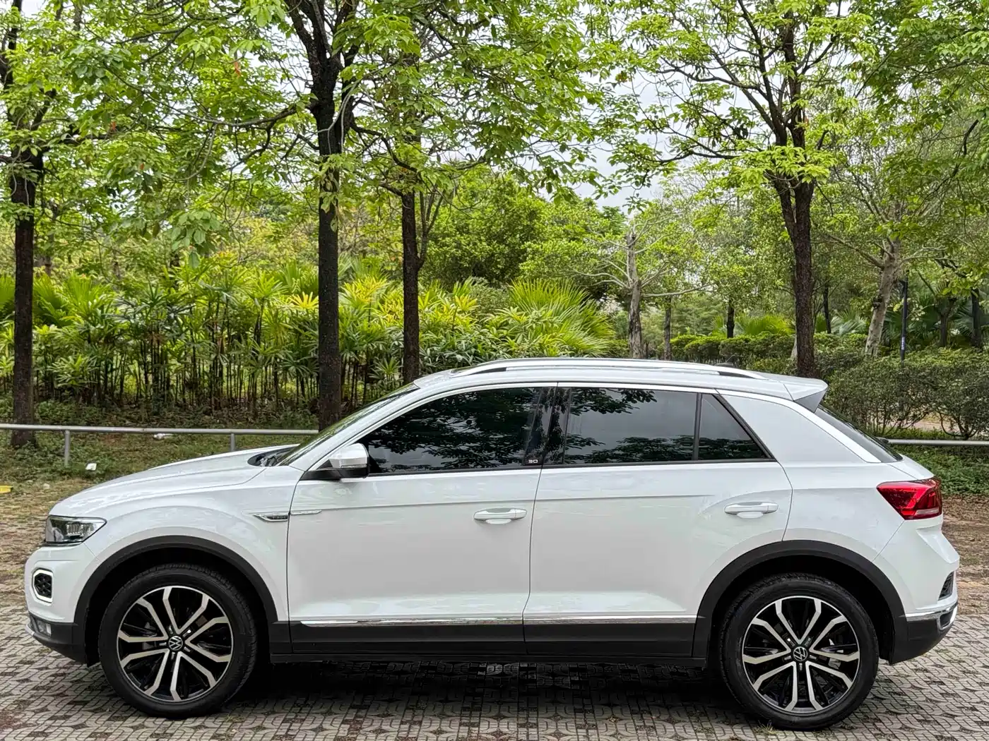 Volkswagen T-ROC 2022 280TSI DSG 2WD Comfort PLUS фото 3