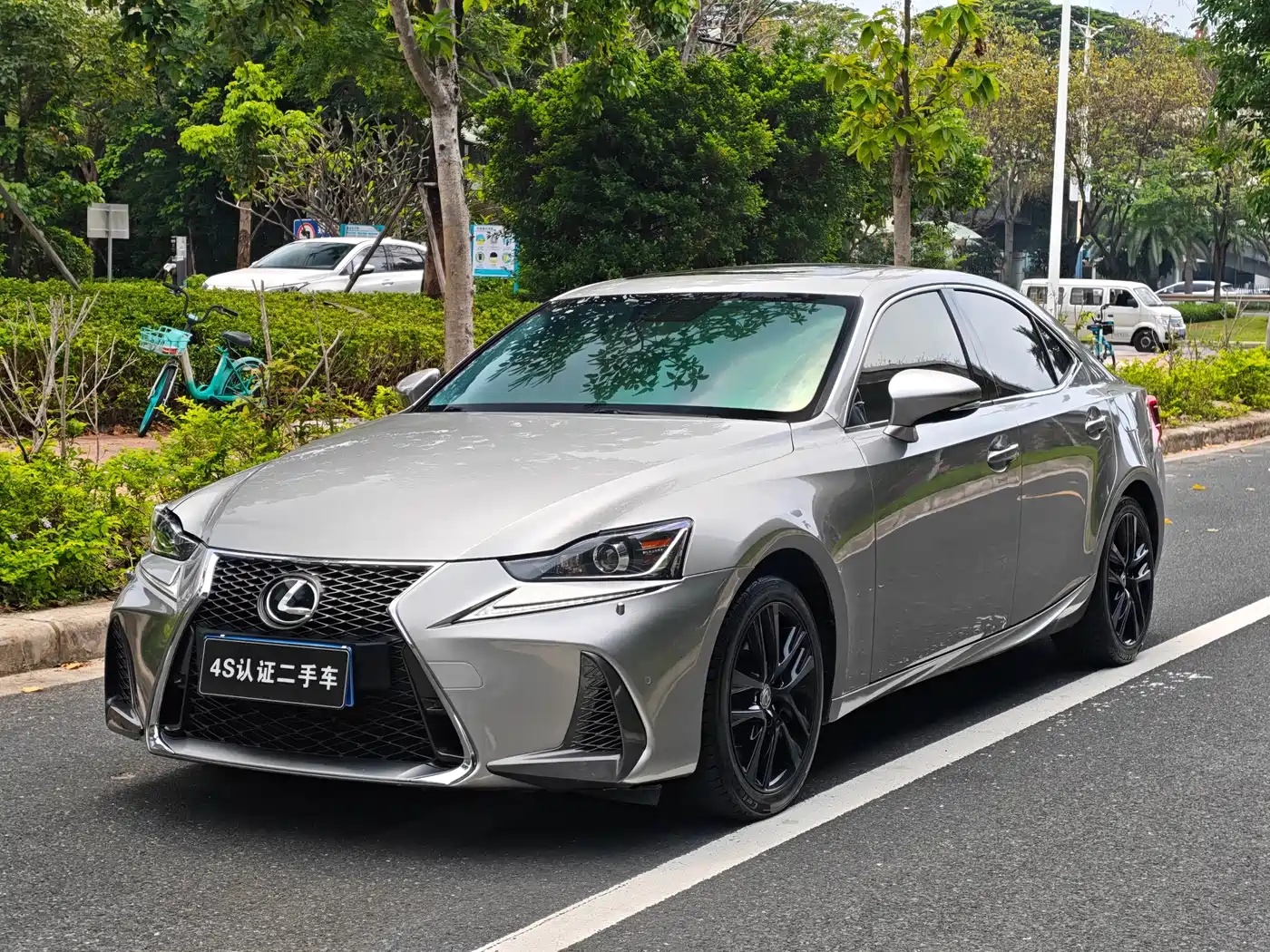 Lexus IS 2017 300 Fashion Edition