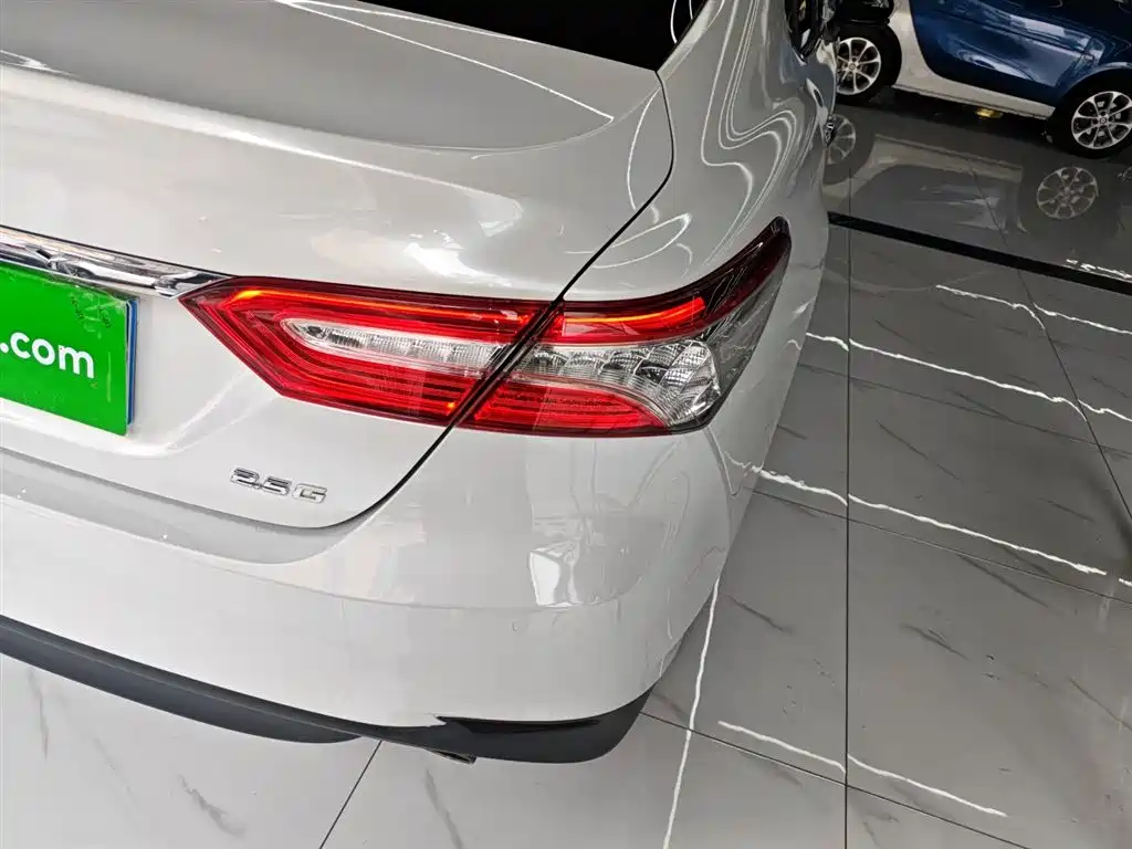 Toyota Camry 2018 2.5G Luxury Edition фото 8