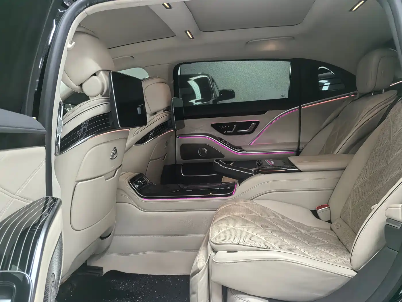 Photo 6 - Mercedes-Benz Maybach S-Class