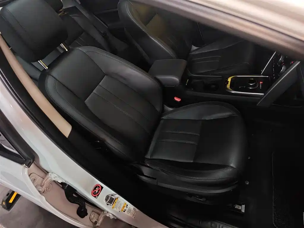 Land Rover Discovery Sport 2017 2.0T SE фото 20