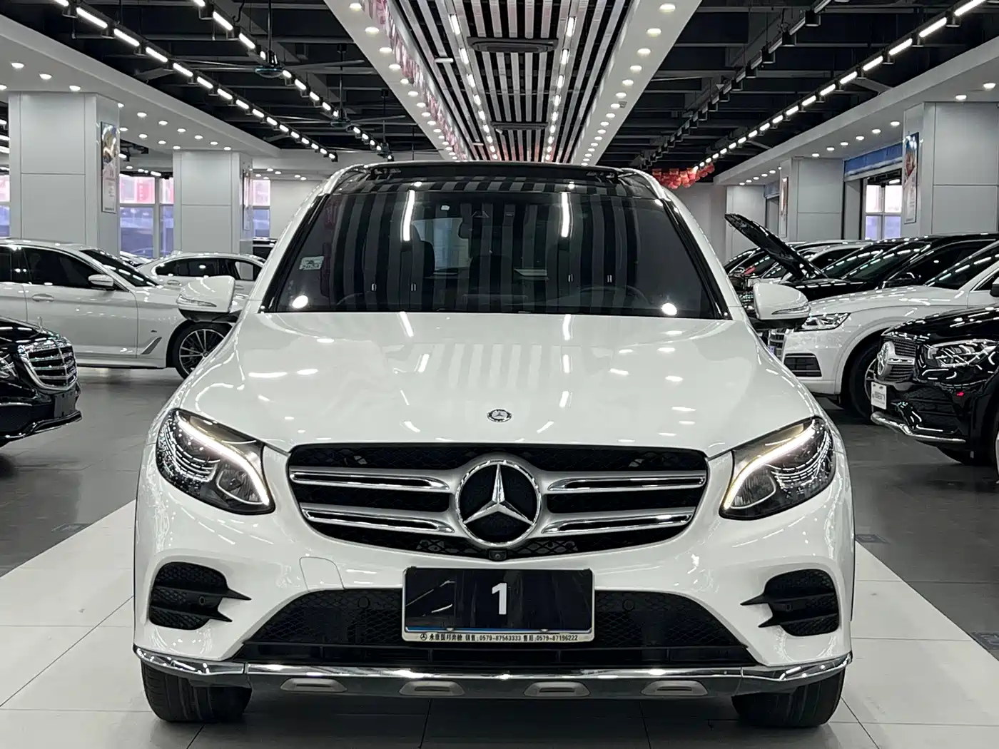 Mercedes-Benz GLC 2017 GLC 260 4MATIC Luxury фото 2