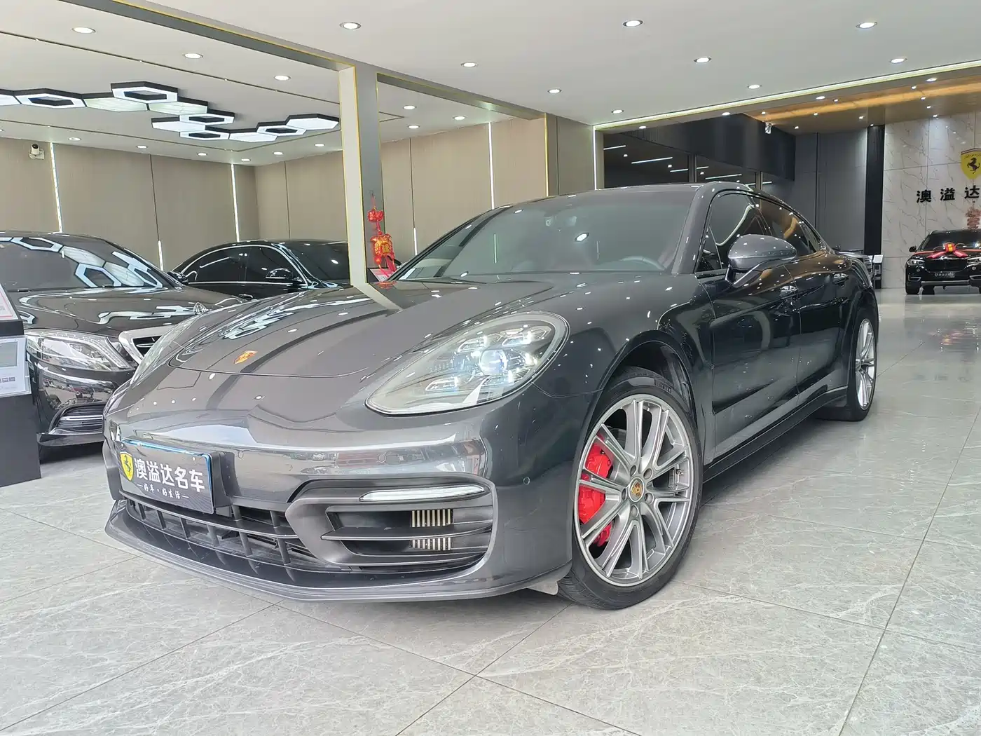 PORSCHE PANAMERA