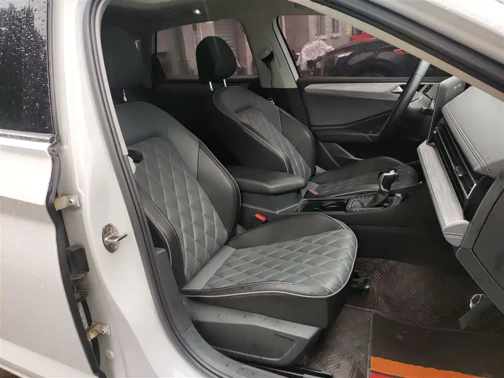 Volkswagen Sagitar 2023 300TSI DSG Surpassing Edition фото 4