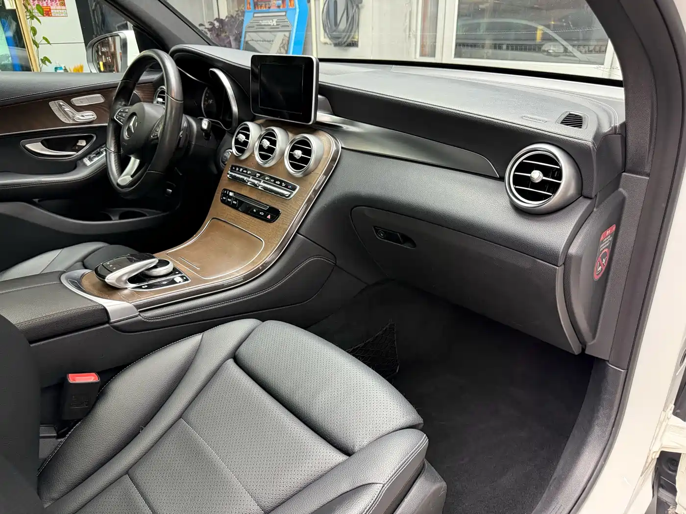 Mercedes-Benz GLC 2016 GLC 300 4MATIC Dynamic фото 35