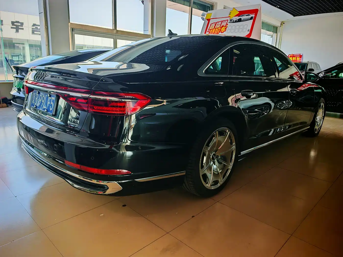 Audi A8 2024 Model A8L 45 TFSI quattro Luxury фото 4