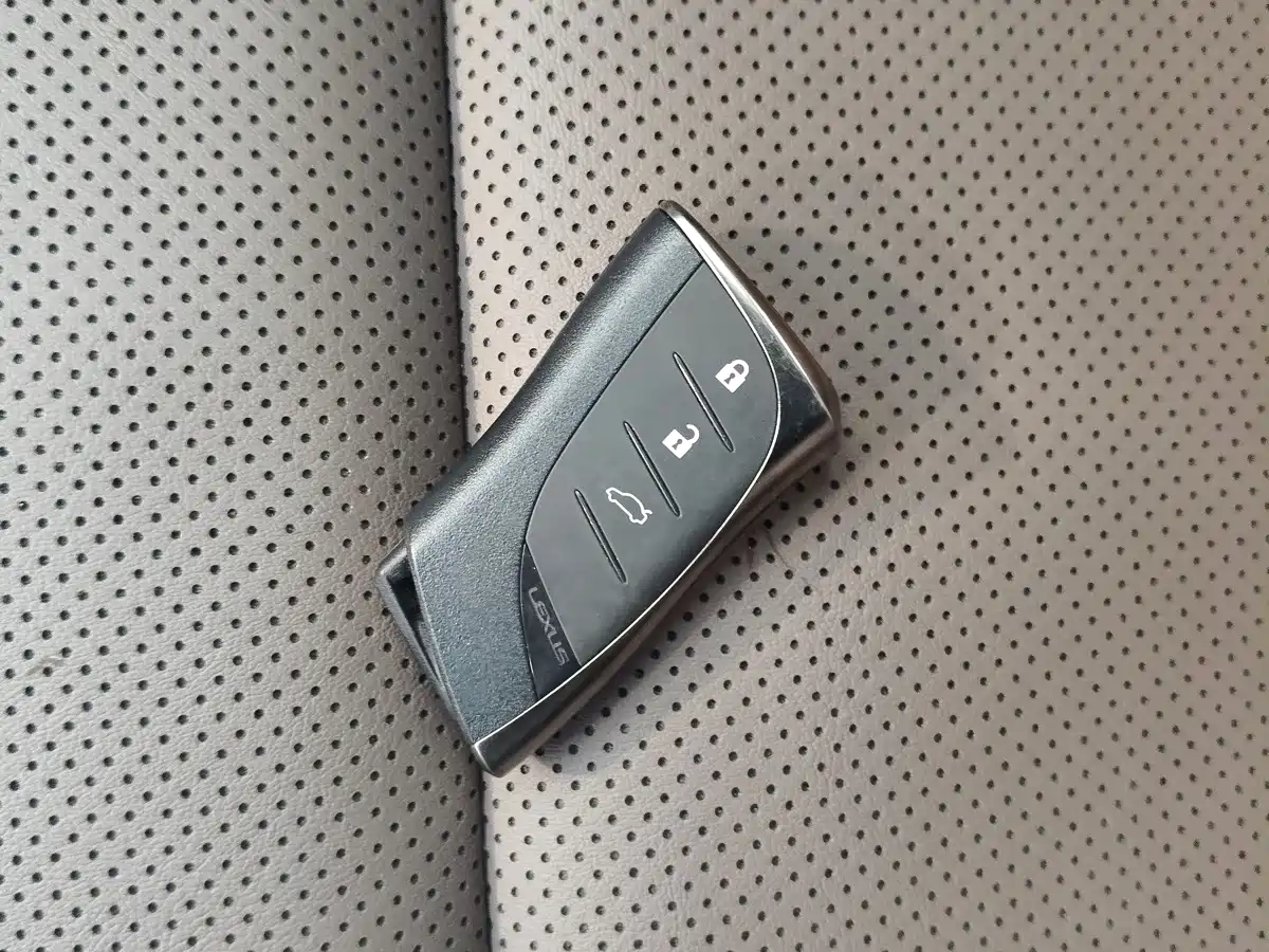 Lexus ES 2025 2025 200 Ultimate Edition