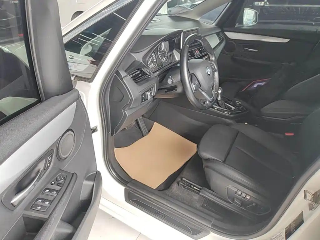 BMW 2 Series Touring 2018 2016 220i Leading Model