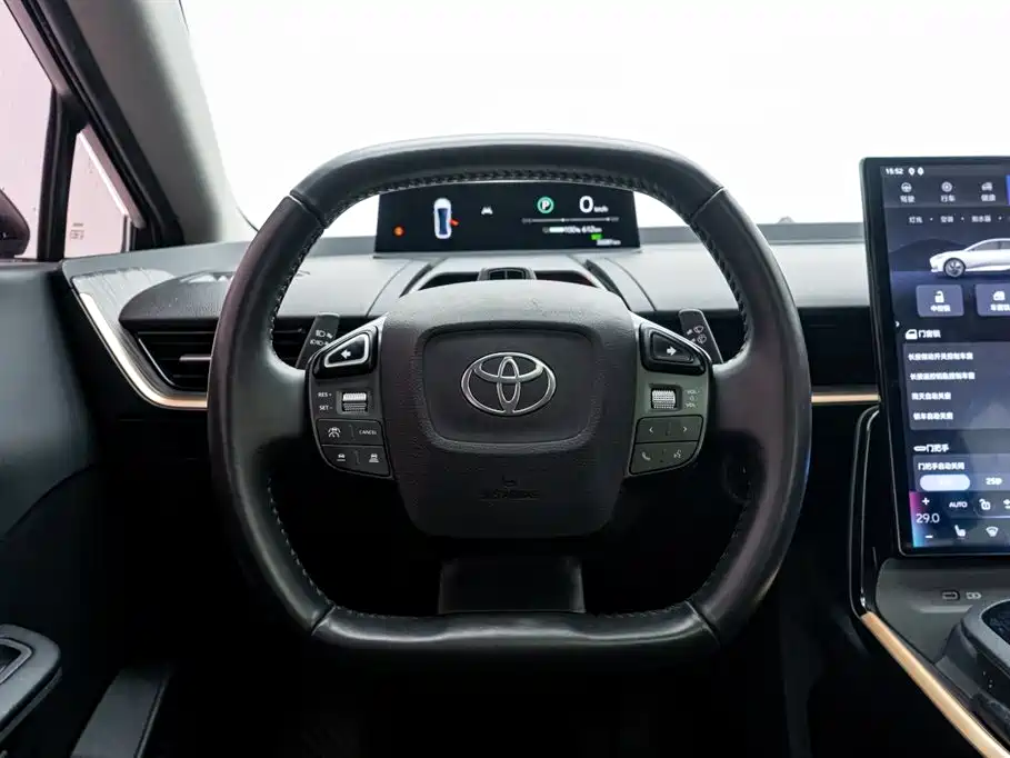 Toyota bZ3 2023 616km Long Range Premium фото 17