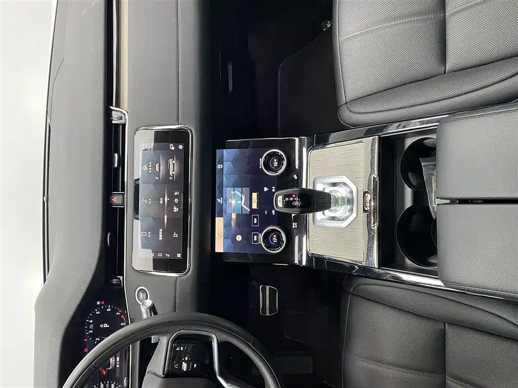 Land Rover Range Rover Evoque 2022 Range Rover Evoque L 249PS R-Dynamic Luxury Edition фото 4