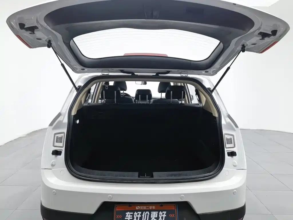 Baojun 560 2017 2016 1.8L Manual Luxury