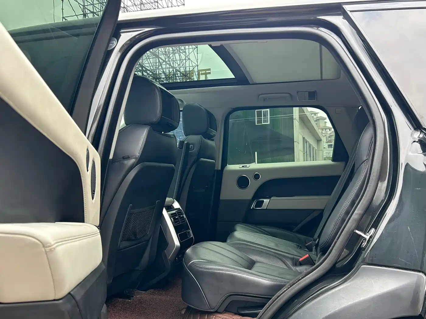 Land Rover Range Rover Sport 2014 3.0 SC V6 HSE фото 10