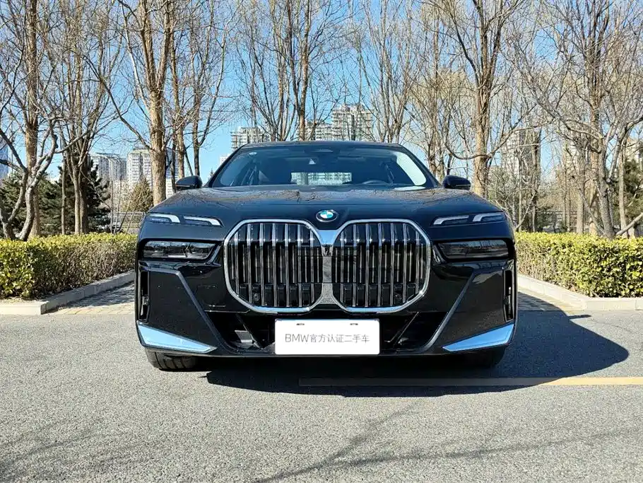 BMW 7-SERIES