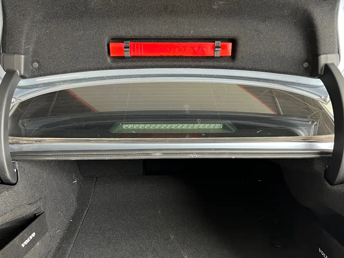 Фото 17 - Volvo S90