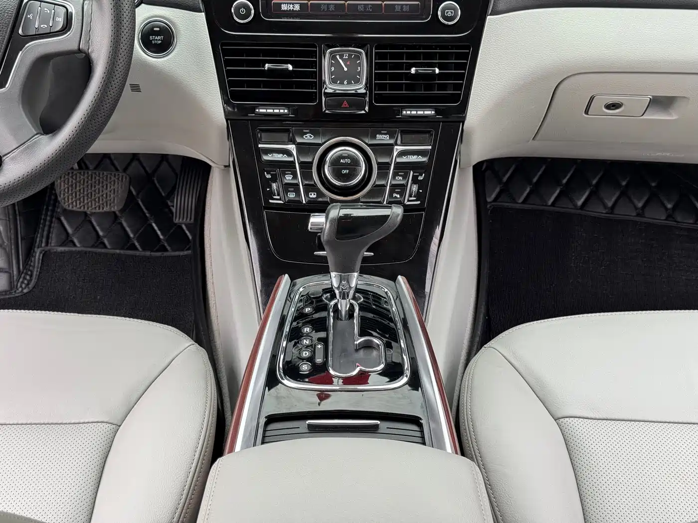 Hongqi H7 2013 2.0T Premium фото 19
