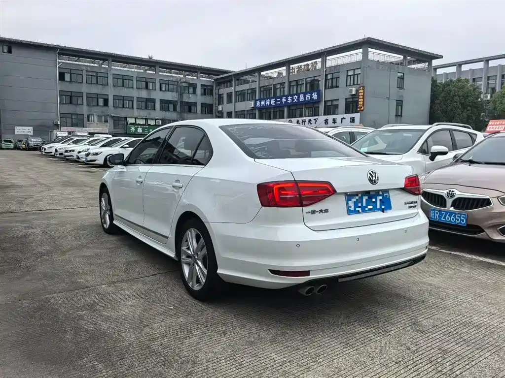 Volkswagen Sagitar 2018 280TSI DSG Spark Edition фото 7