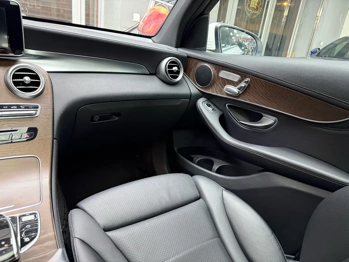 Mercedes-Benz GLC 2016 GLC 300 4MATIC Dynamic фото 28