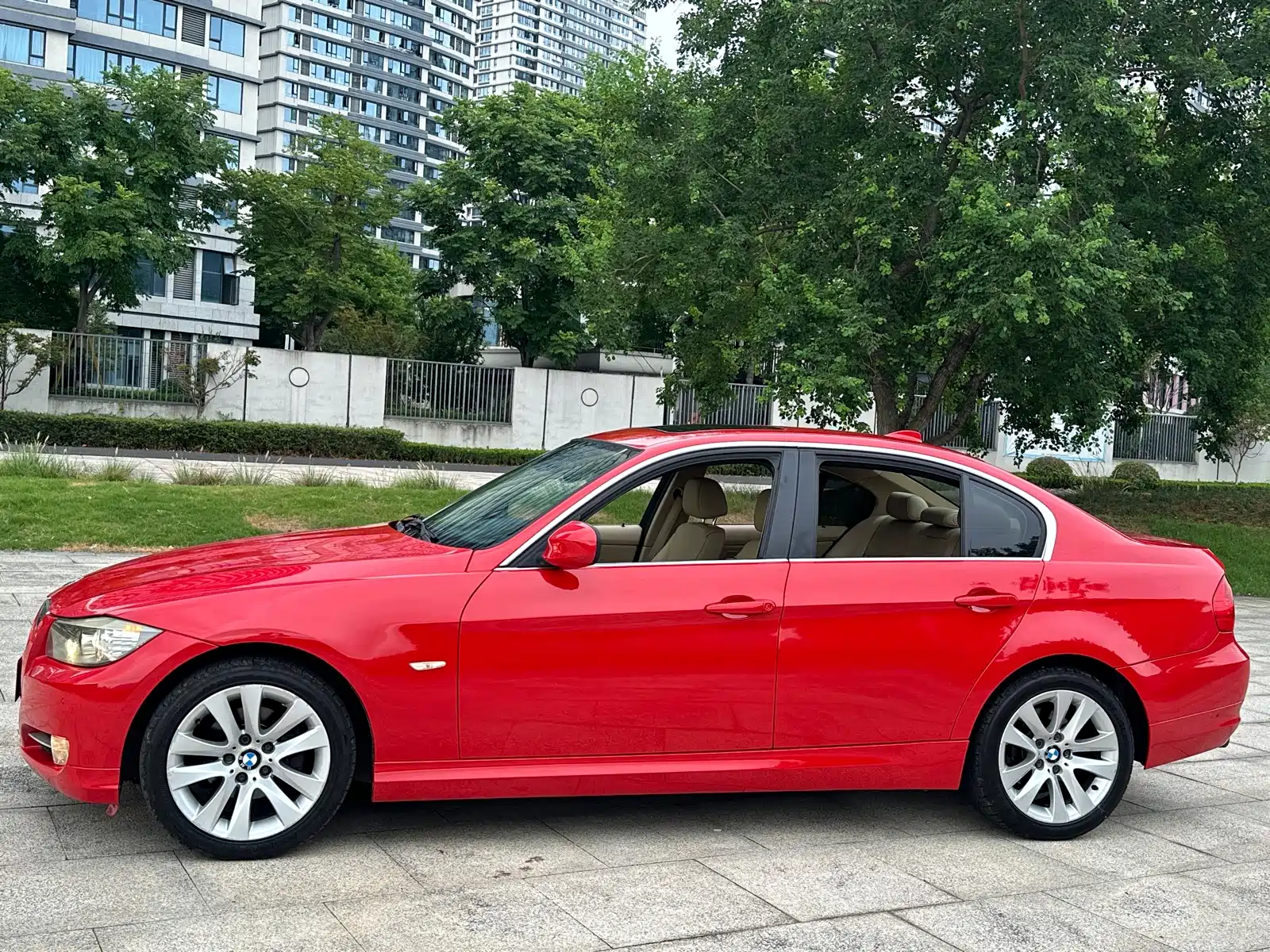 Photo 8 - BMW 3 Series