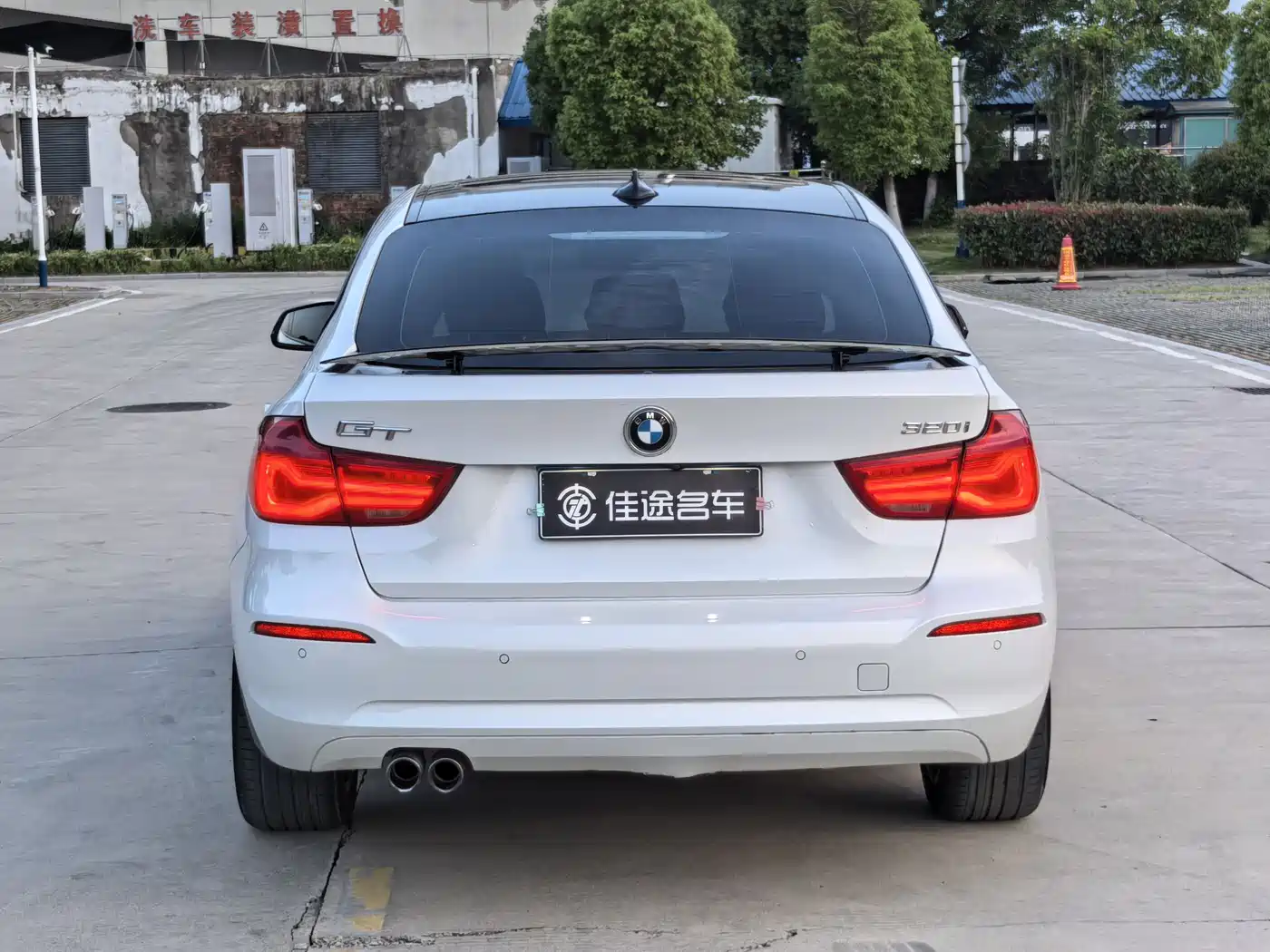 BMW 3 Series GT 2018 320i Fashion фото 16