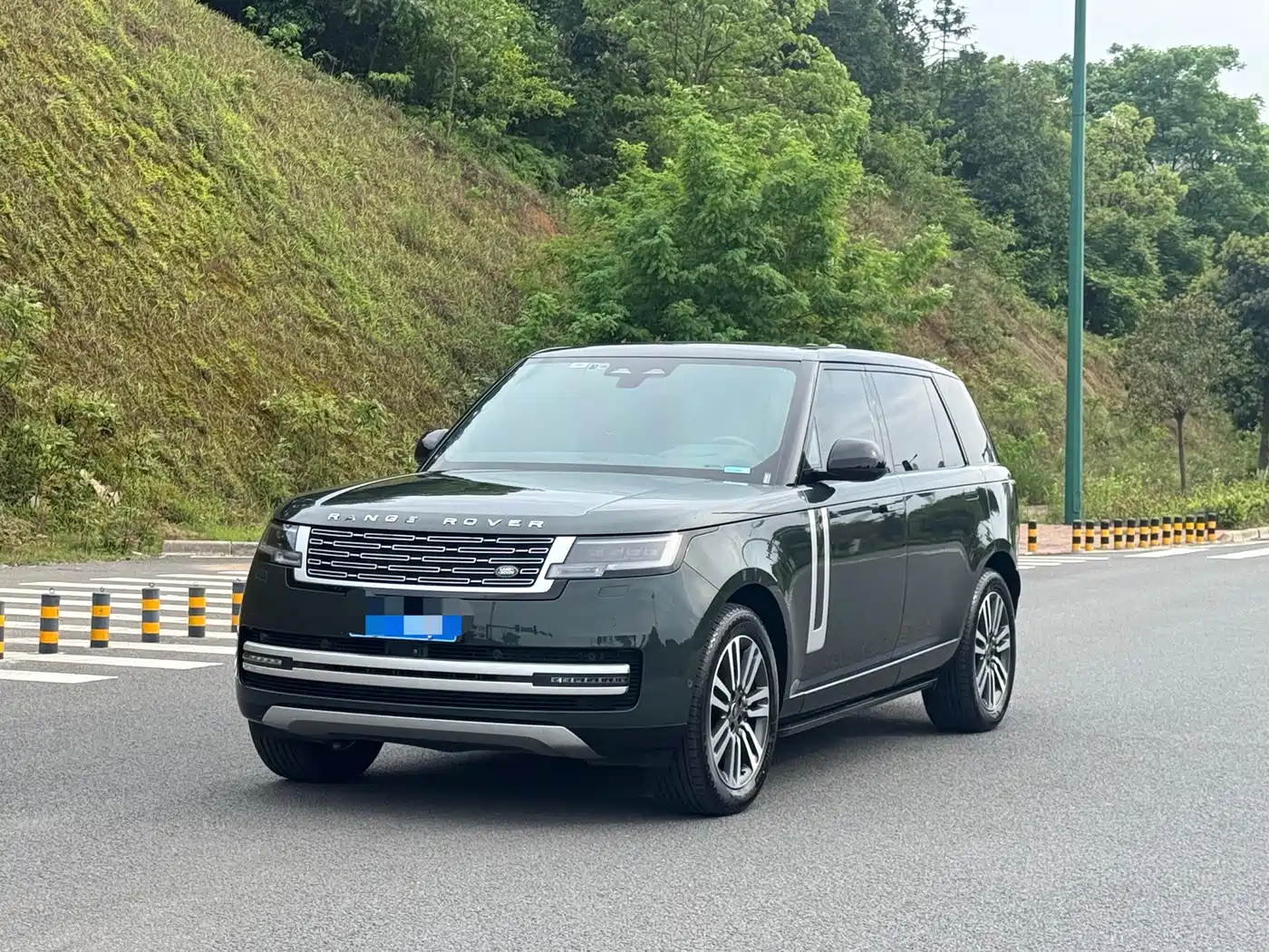 Land Rover Range Rover 2023 3.0 L6 400PS Genesis Extended Version фото 2