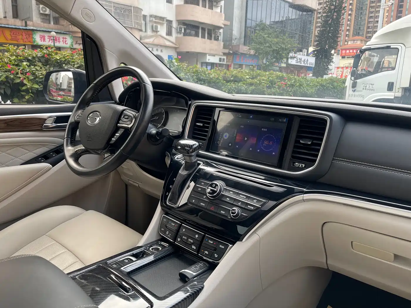 GAC Trumpchi Trumpchi M8 2018 320T Premium Edition фото 14