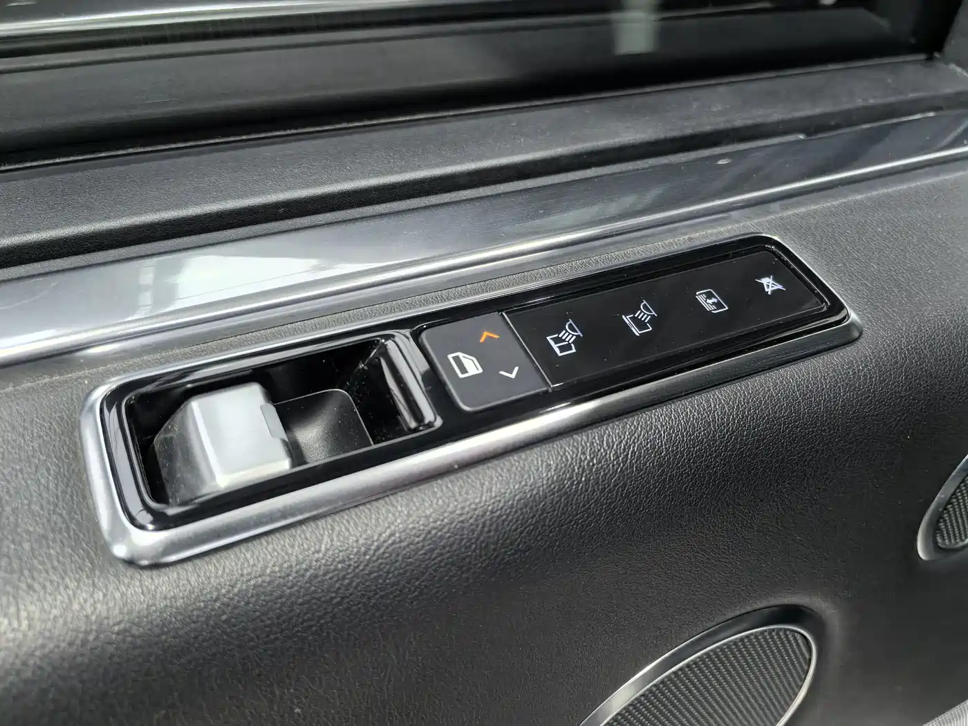 Land Rover Range Rover 2019 3.0 SC V6 Heritage Extended Edition фото 21