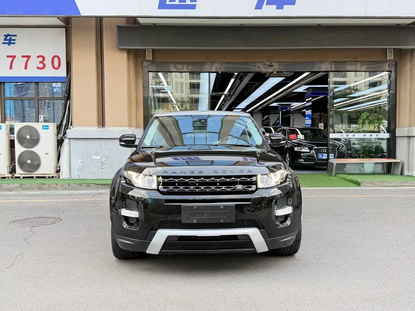 Land Rover Range Rover Evoque (Import) 2013 2.2T 5-door Diesel фото 2