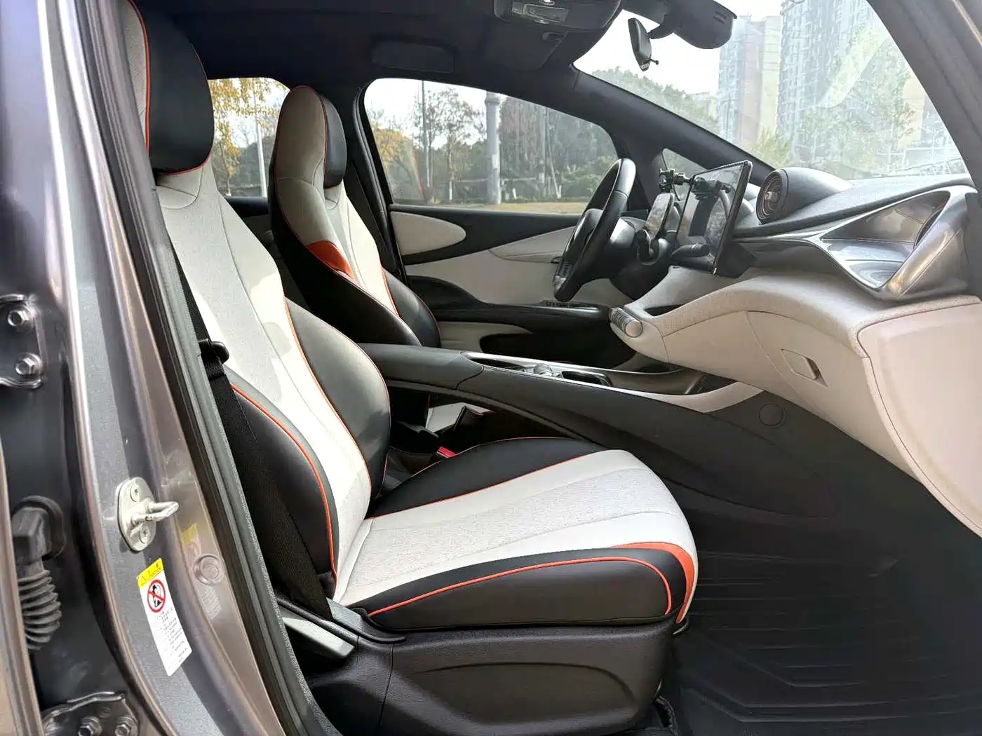 BYD Dolphin 2022 2021 Model 405km Fashion Edition