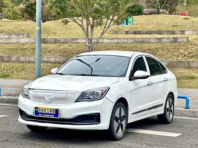 dongfeng e70