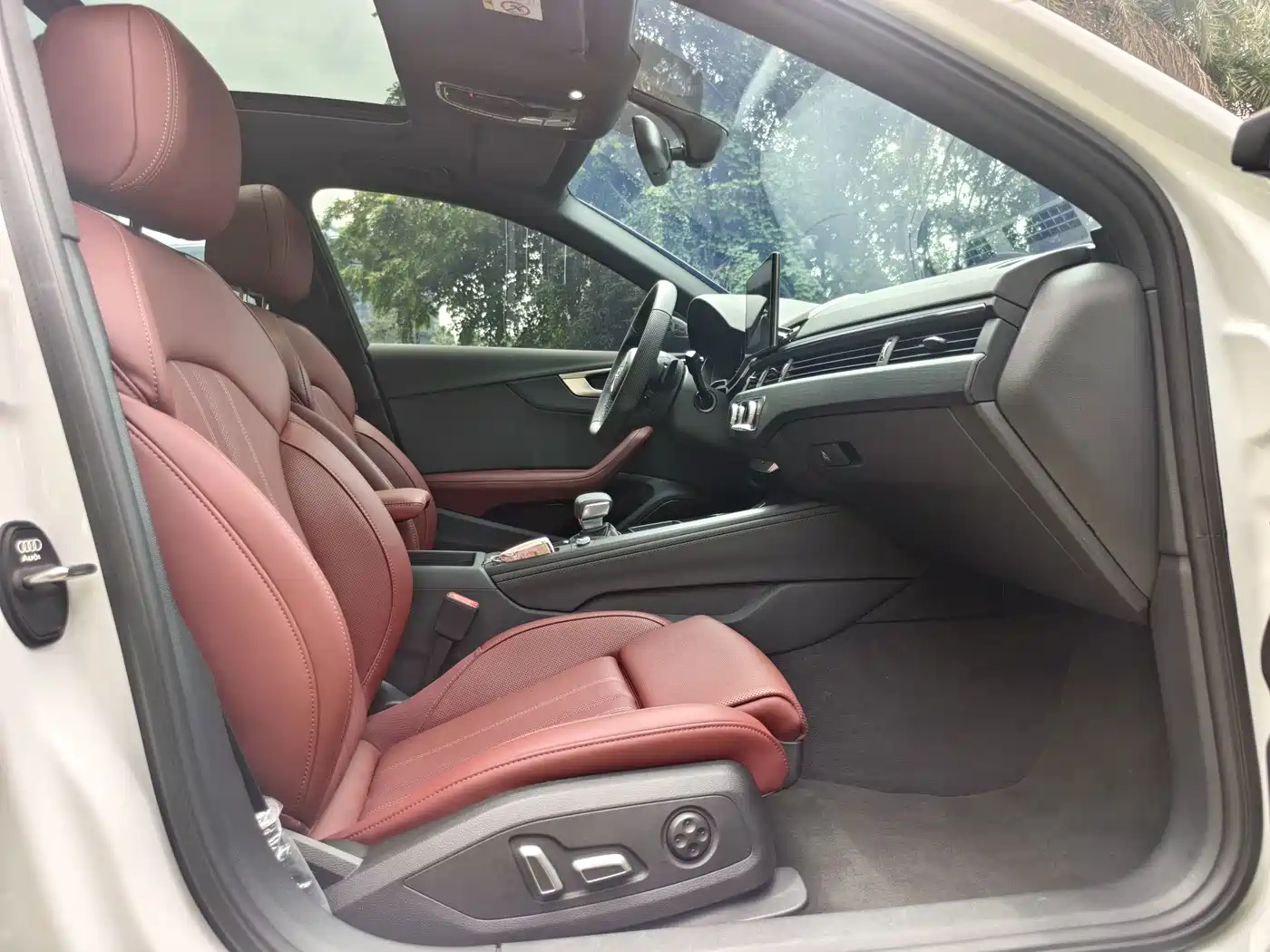 Audi A4L 2025 2024 40 TFSI Luxury Dynamic