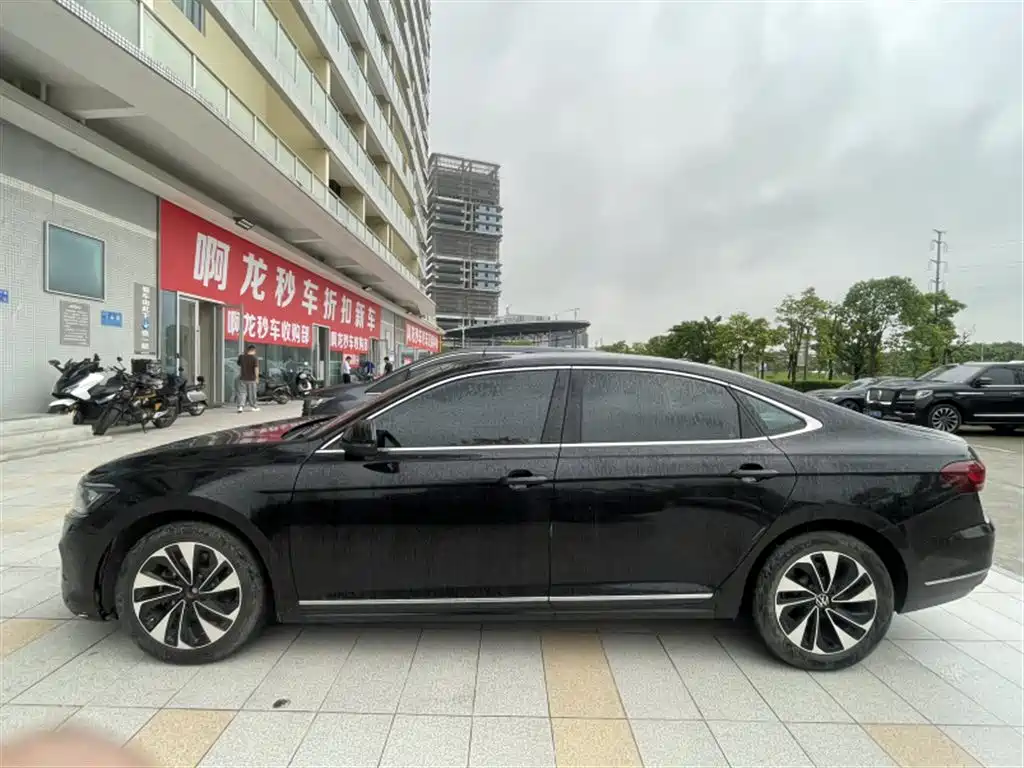 Фото 2 - Volkswagen Passat